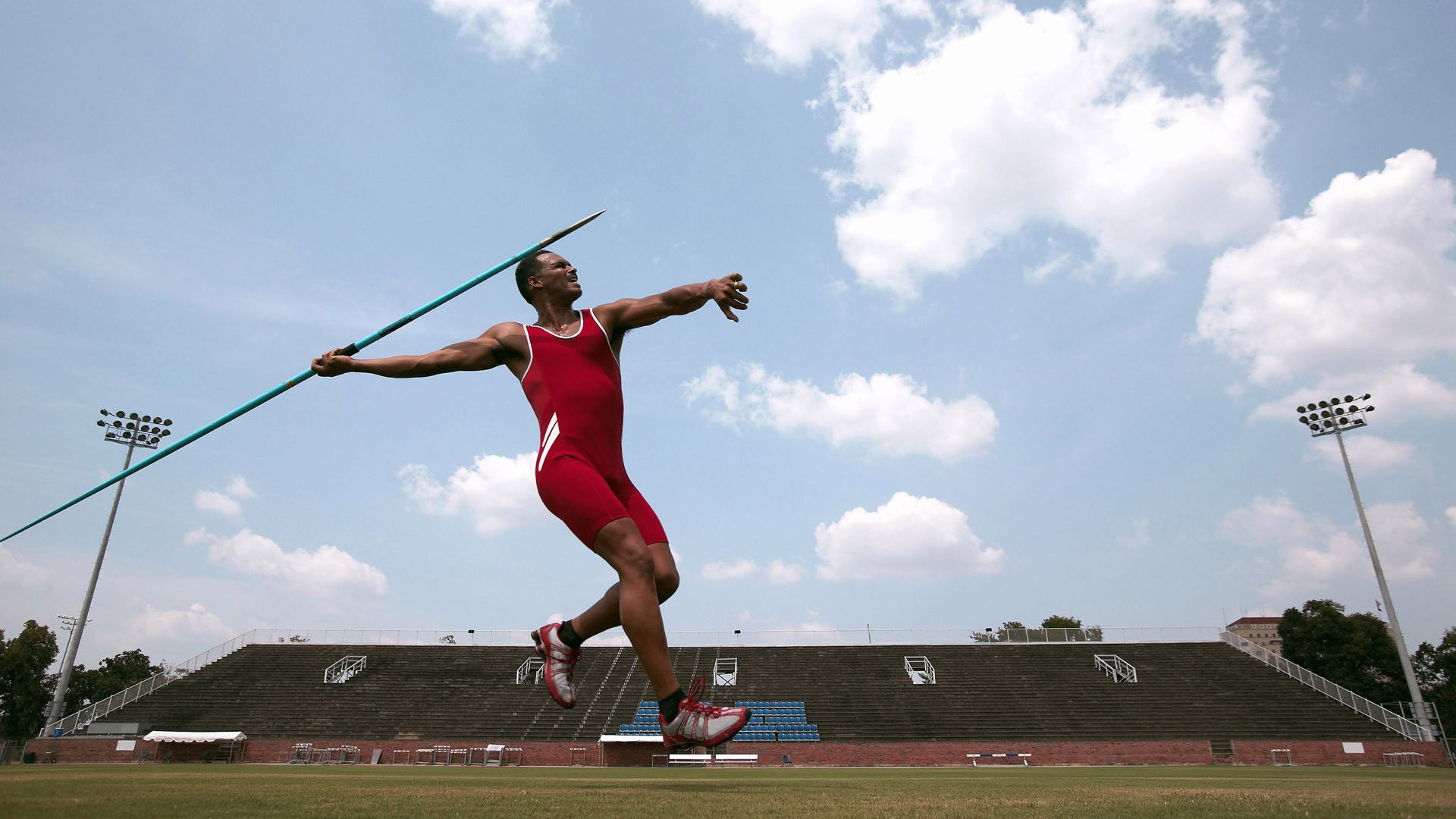 “马科斯·莫奇的领导力与冷静判断，帮助阿根廷美洲狮队保持高水平竞技状态”
